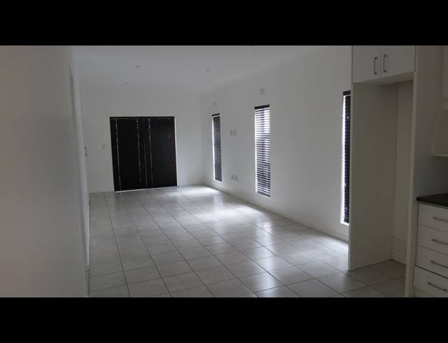 3 BEDROOM PROPERTY TO RENT IN ZEVENZICHT